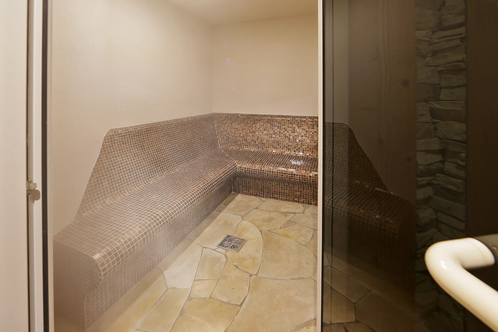 dampfbad-wellness-luttach-bagno-vapore-lutago-steam-bath-south-tyrol dampfbad-wellness-luttach-bagno-vapore-lutago-steam-bath-south-tyrol